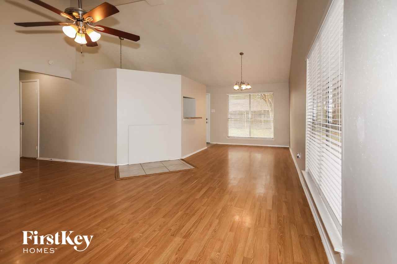 4631 Whispering Rock Ln - Photo 4 of 15