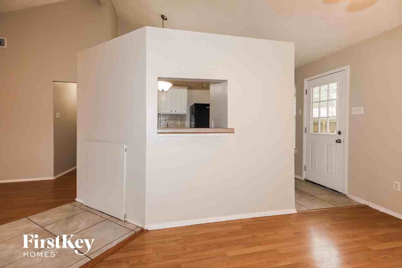 4631 Whispering Rock Ln - Photo 5 of 15