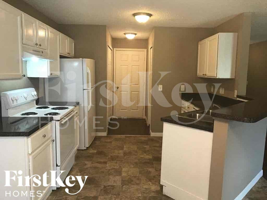 455 Calhoun St - Photo 7 of 16