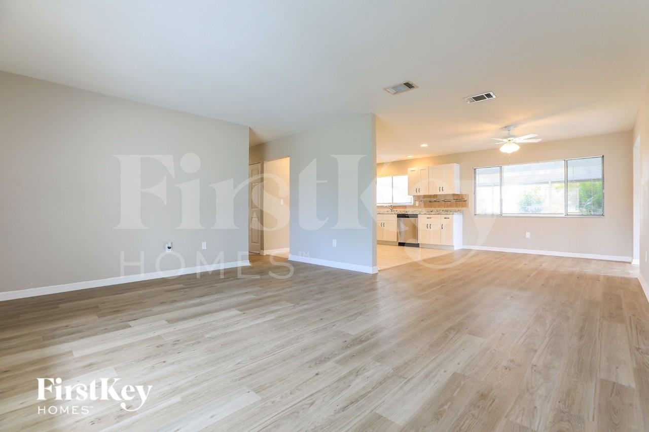 4517 Maraldo Ave - Photo 2 of 15