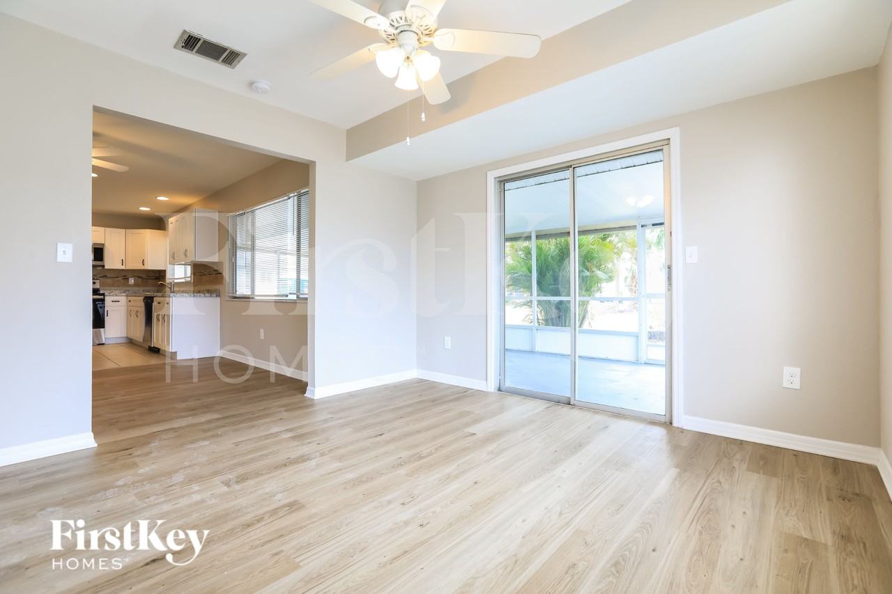 4517 Maraldo Ave - Photo 4 of 15