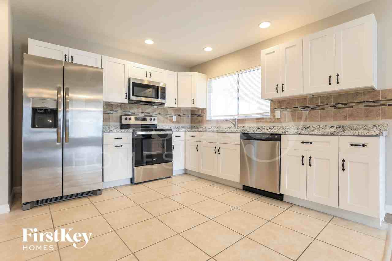 4517 Maraldo Ave - Photo 6 of 15