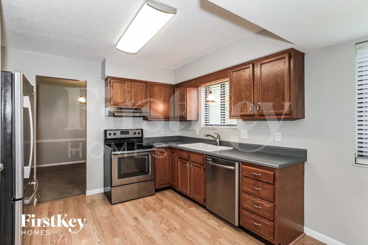 3938 Schroeder Dr - Photo 7 of 16