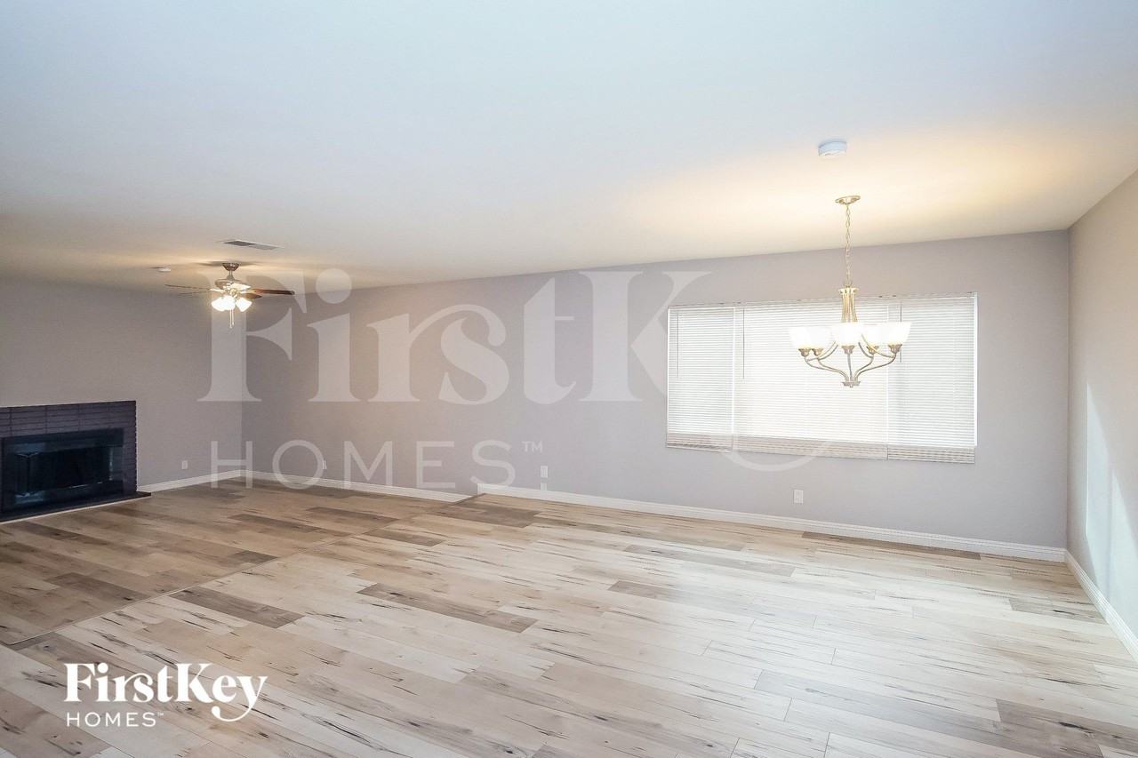 3800 San Angelo Ave - Photo 4 of 15