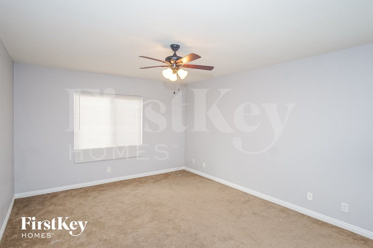 3800 San Angelo Ave - Photo 6 of 15