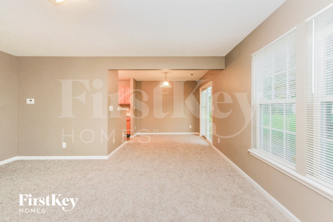 3661 Cedar Pine Pl - Photo 4 of 16