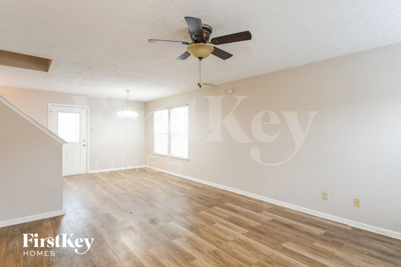 2332 Providence Ct - Photo 3 of 15