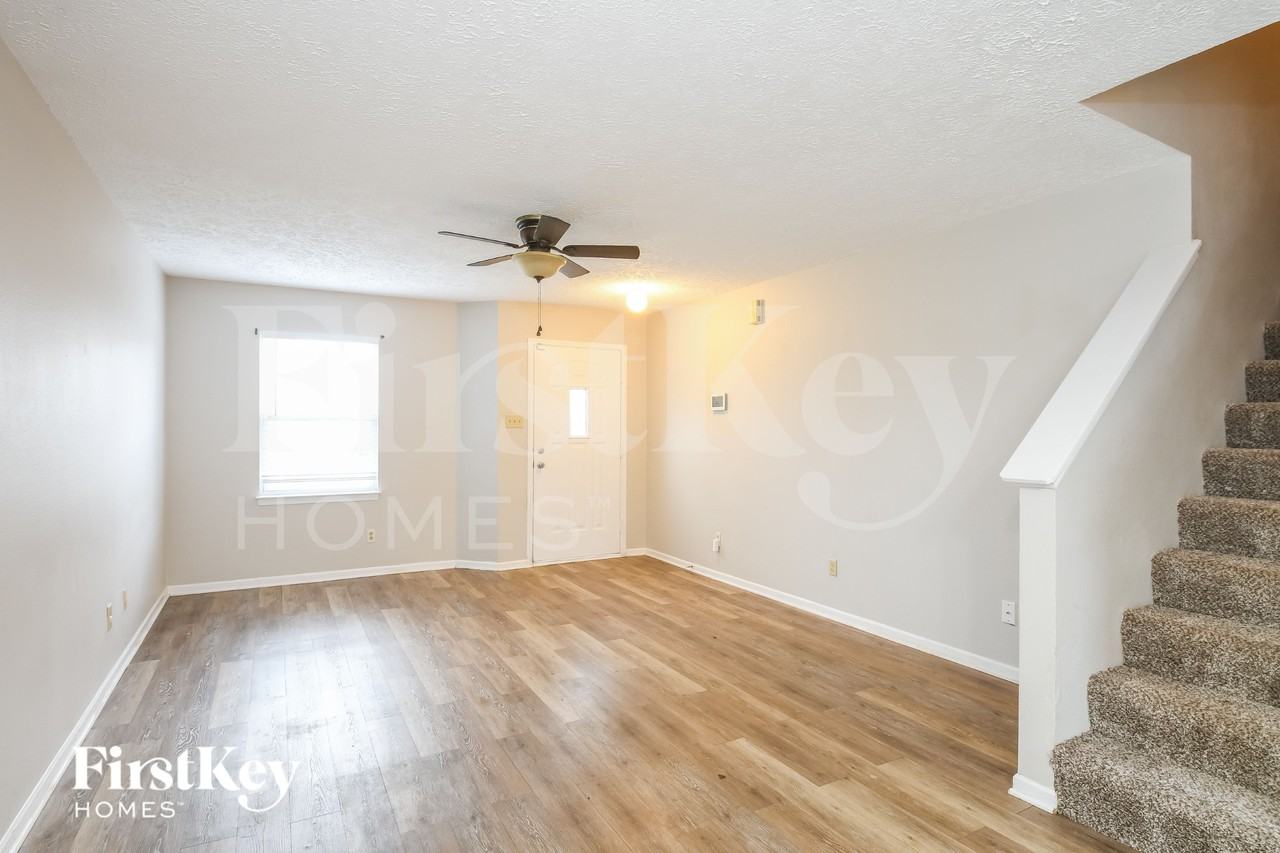 2332 Providence Ct - Photo 4 of 15