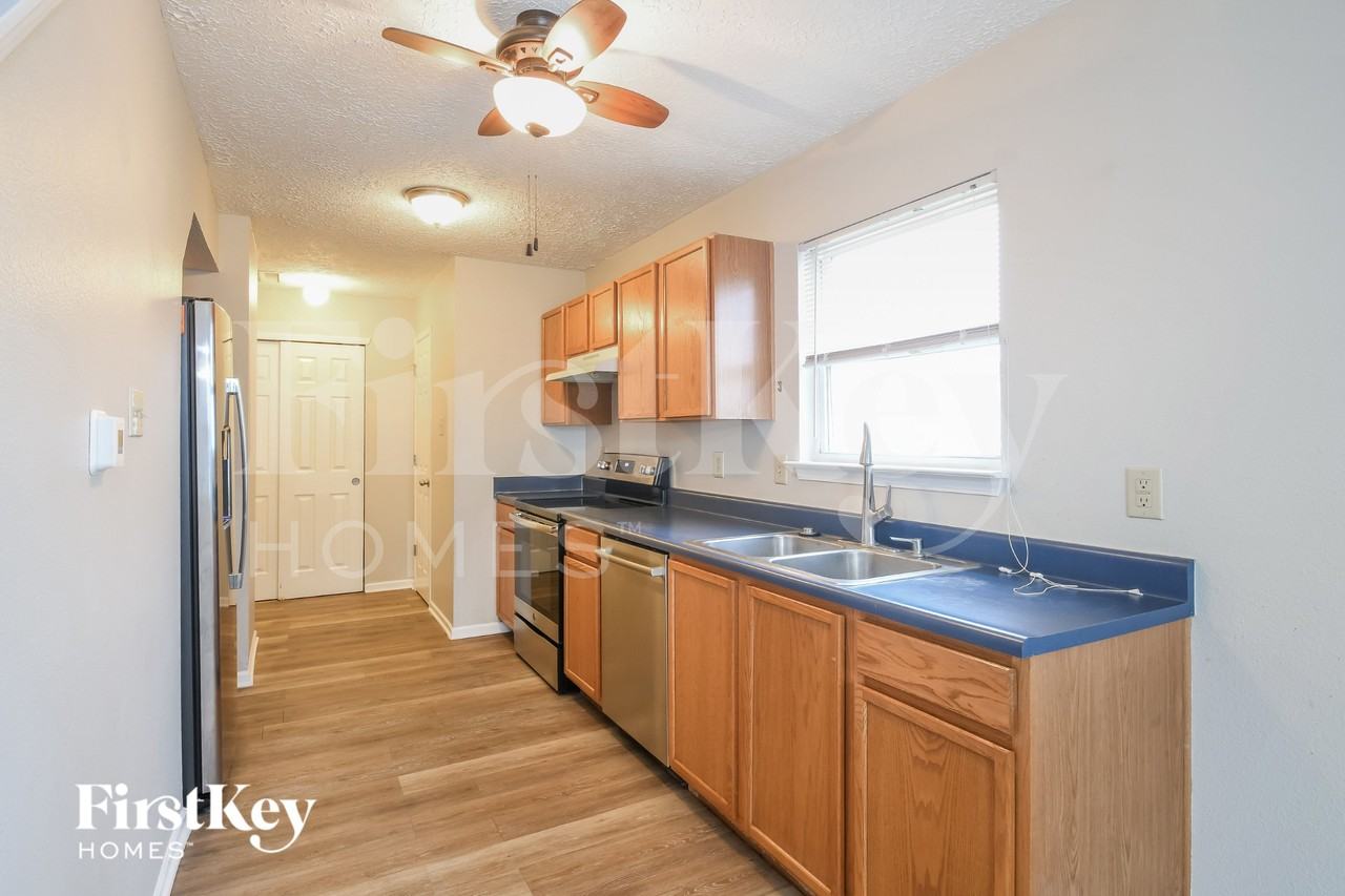 2332 Providence Ct - Photo 5 of 15