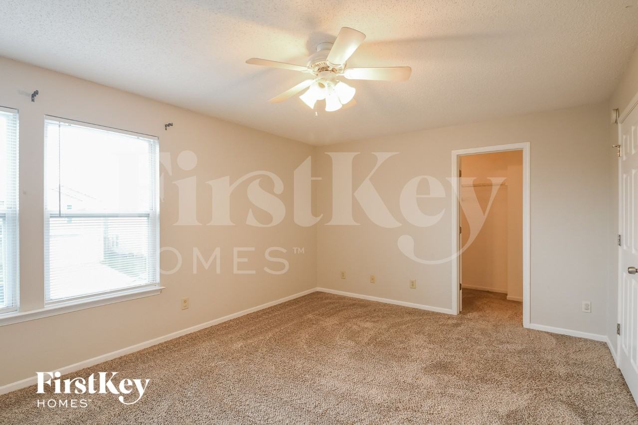 2332 Providence Ct - Photo 7 of 15