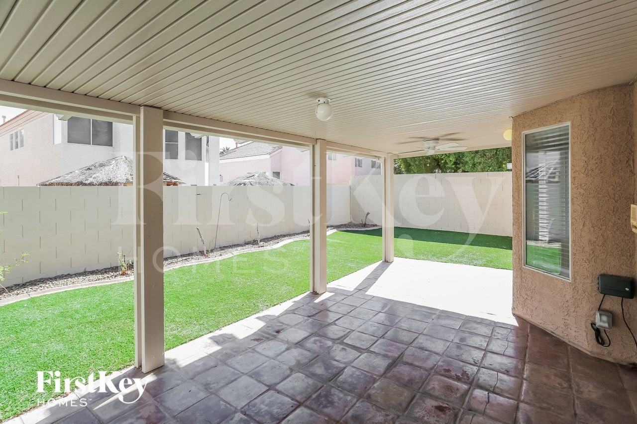 2328 Brighton Shore St - Photo 5 of 15