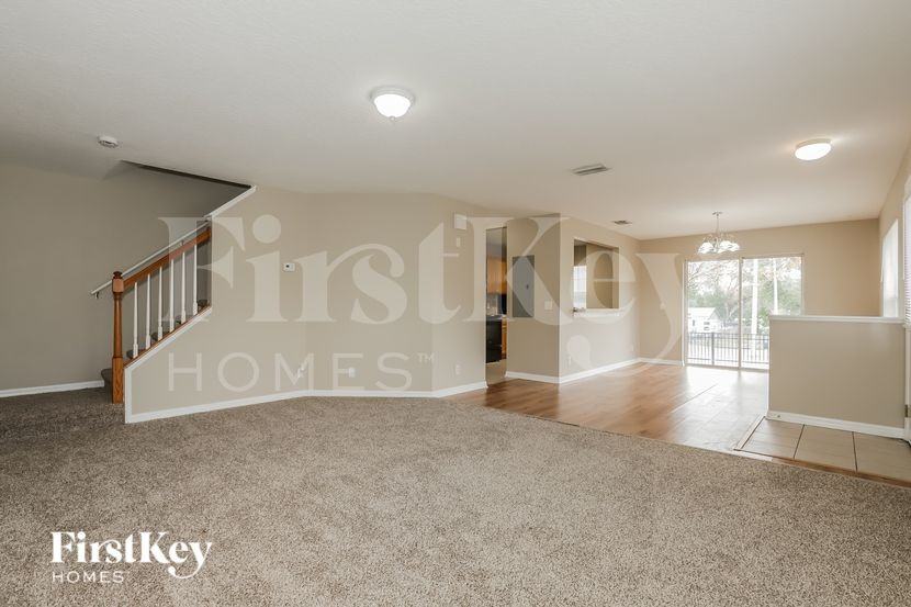 228 Draw Bridge Ln - Photo 3 of 16