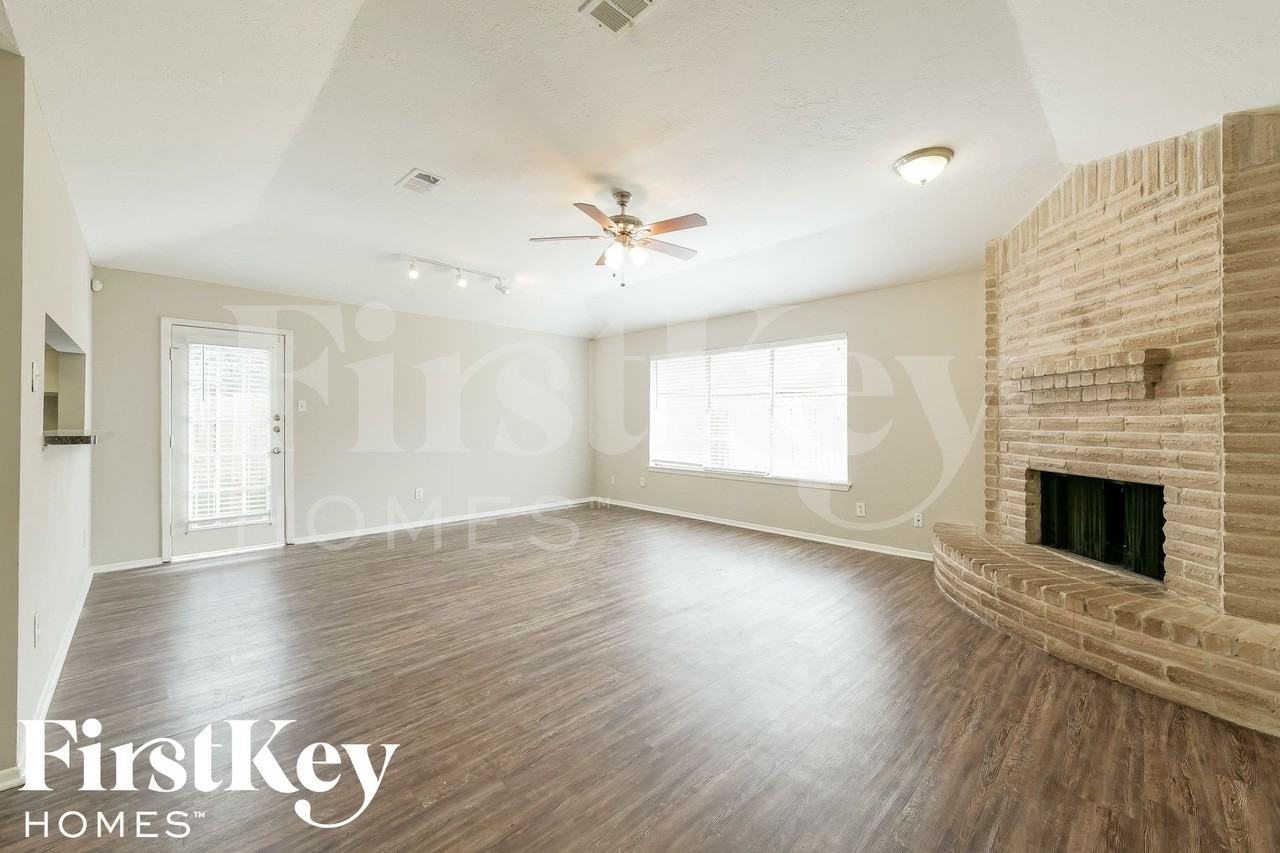 22219 Oakhill Gate Dr - Photo 3 of 15