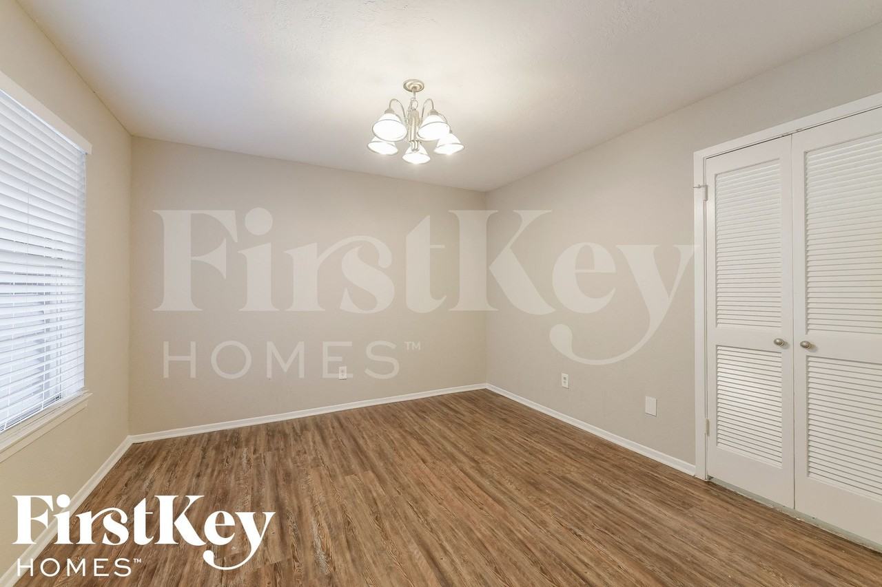 22219 Oakhill Gate Dr - Photo 5 of 15