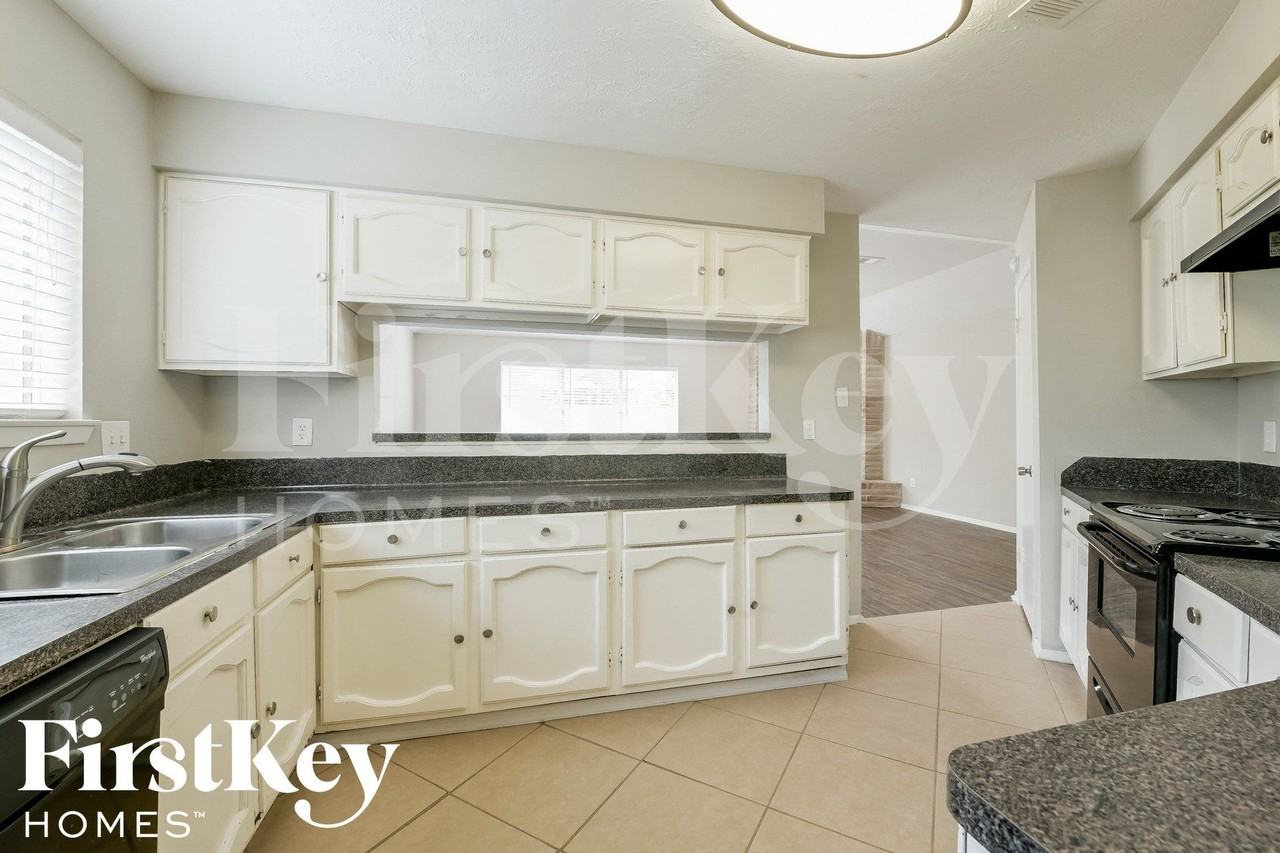 22219 Oakhill Gate Dr - Photo 7 of 15