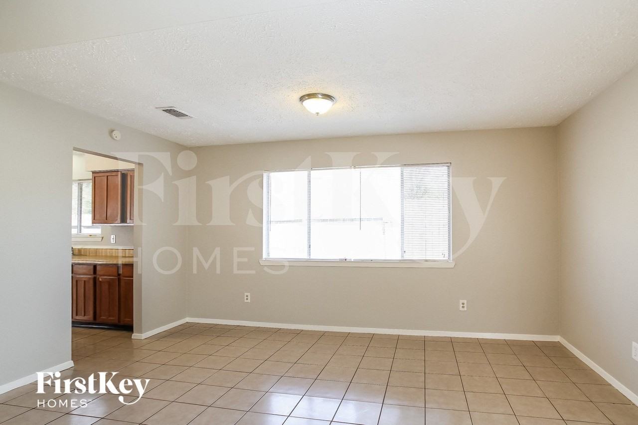 21226 Waymare Ln - Photo 5 of 15