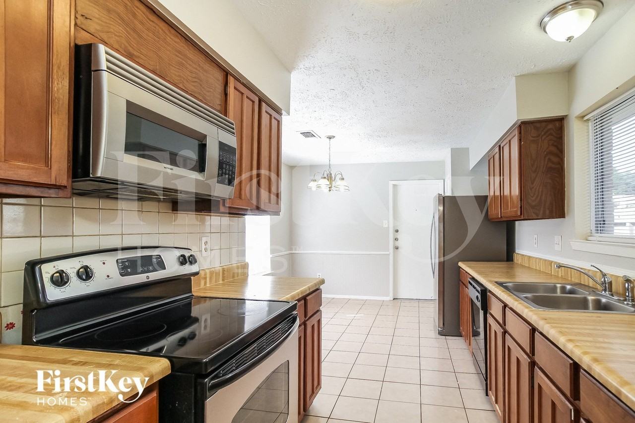 21226 Waymare Ln - Photo 6 of 15