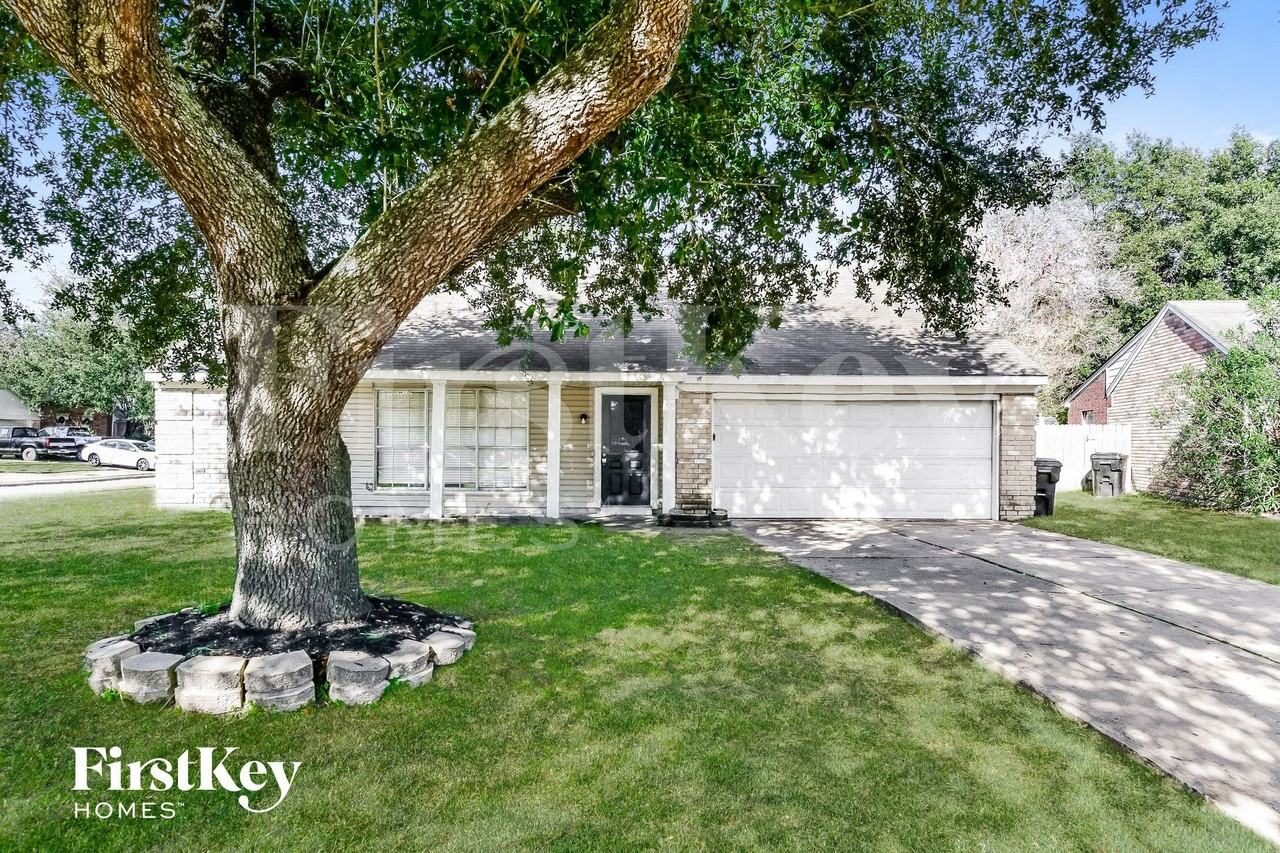 17914 Holly Forest Dr - Photo 2 of 15