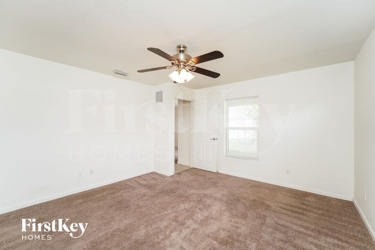 1481 Sw Kamchatka Ave - Photo 6 of 15