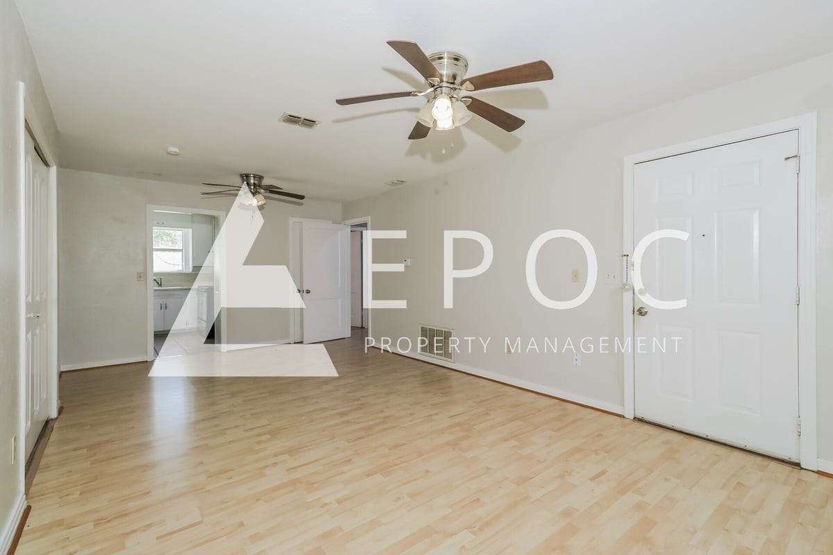 1106 N 18th St - Photo 4 of 15