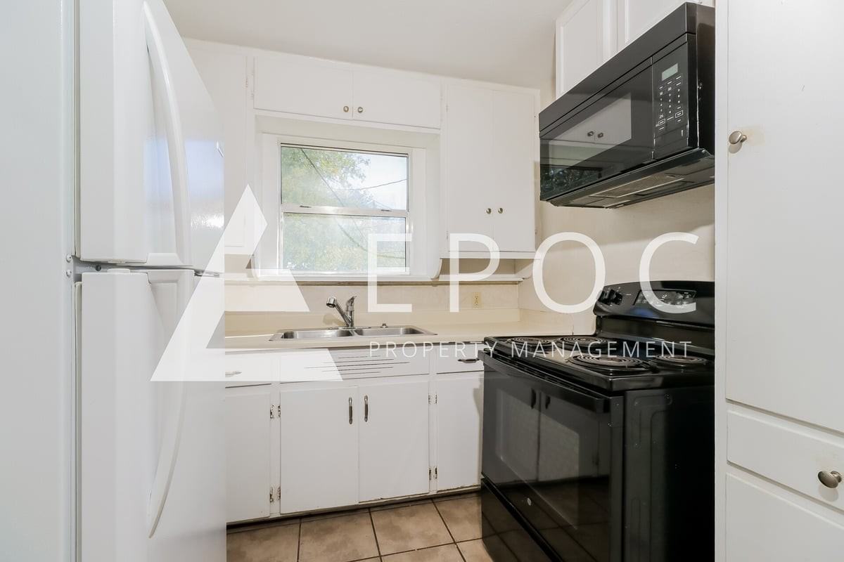 1106 N 18th St - Photo 5 of 15