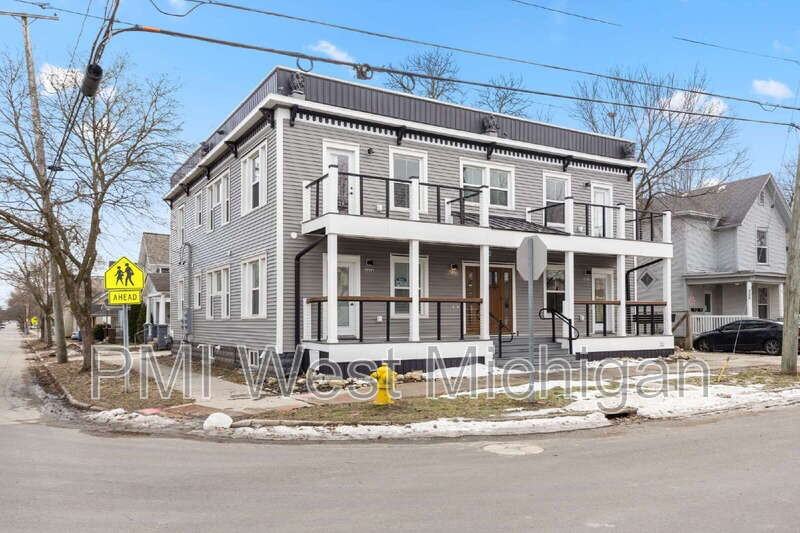 802 Douglas St Nw #A - Photo 3 of 13