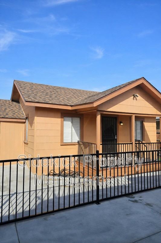 1157 S Townsend Ave - Photo 2 of 19