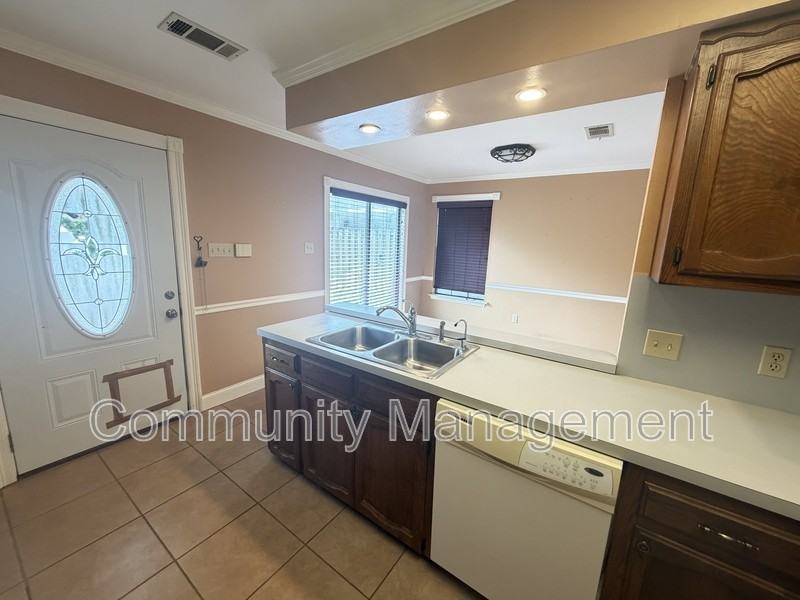 5140 W Hunters Chapel Ct - Photo 2 of 15