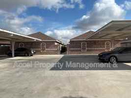 featured image of 1008 W La Pointe Ave #3