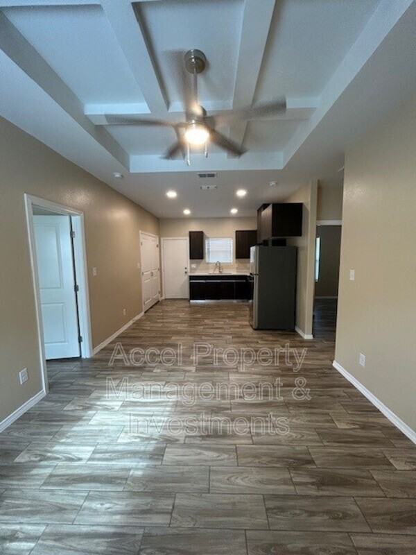 1008 W La Pointe Ave #3 - Photo 3 of 14