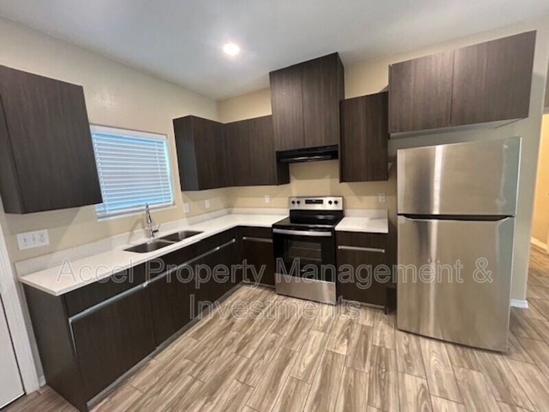 1008 W La Pointe Ave #3 - Photo 4 of 14