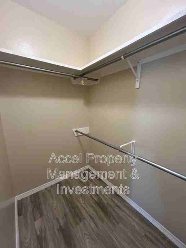 1008 W La Pointe Ave #3 - Photo 6 of 14