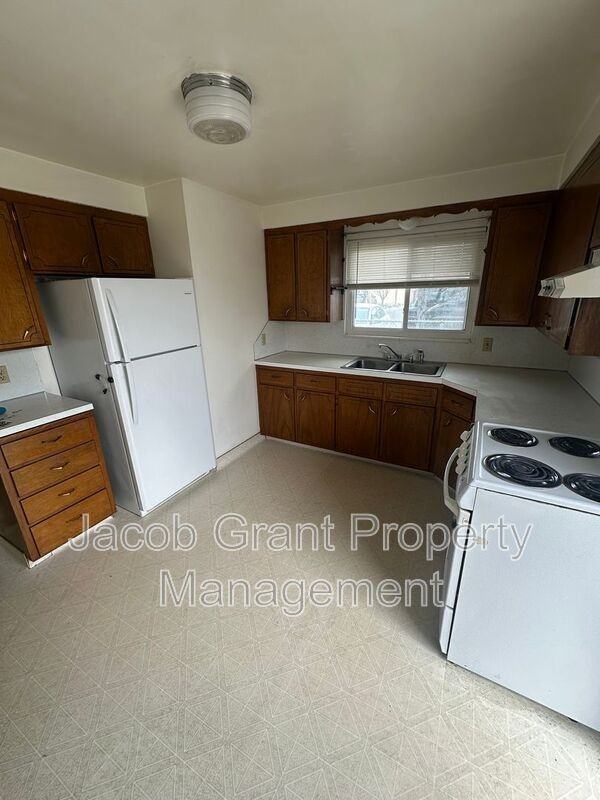 135 W Fremont Ave #3 - Photo 6 of 13