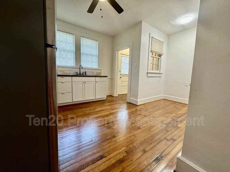 1219 Owsley Ave - Photo 6 of 10