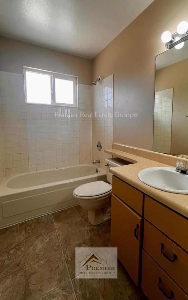 1751 Shenandoah Dr #B - Photo 5 of 7