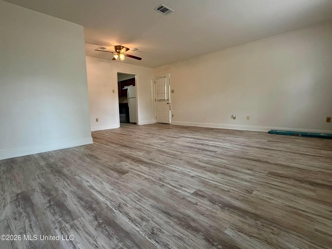 6 Dogwood Cir - Photo 3 of 11