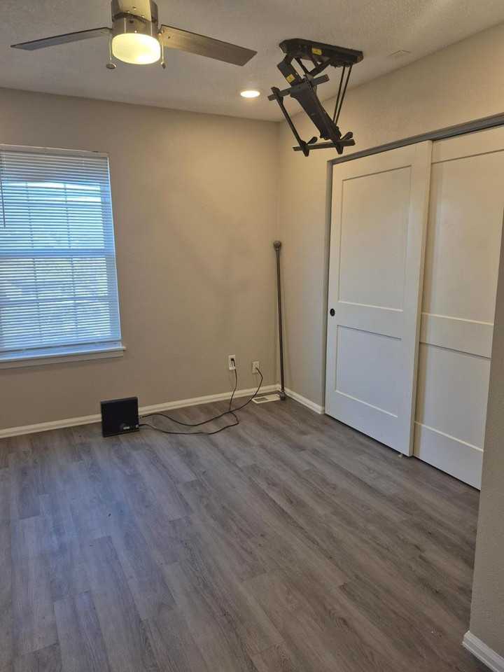 4062 Baytown Dr - Photo 3 of 25