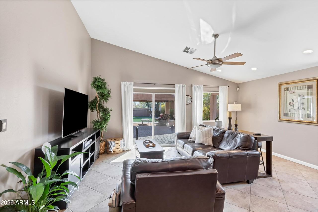 1329 E Mescal St - Photo 6 of 43