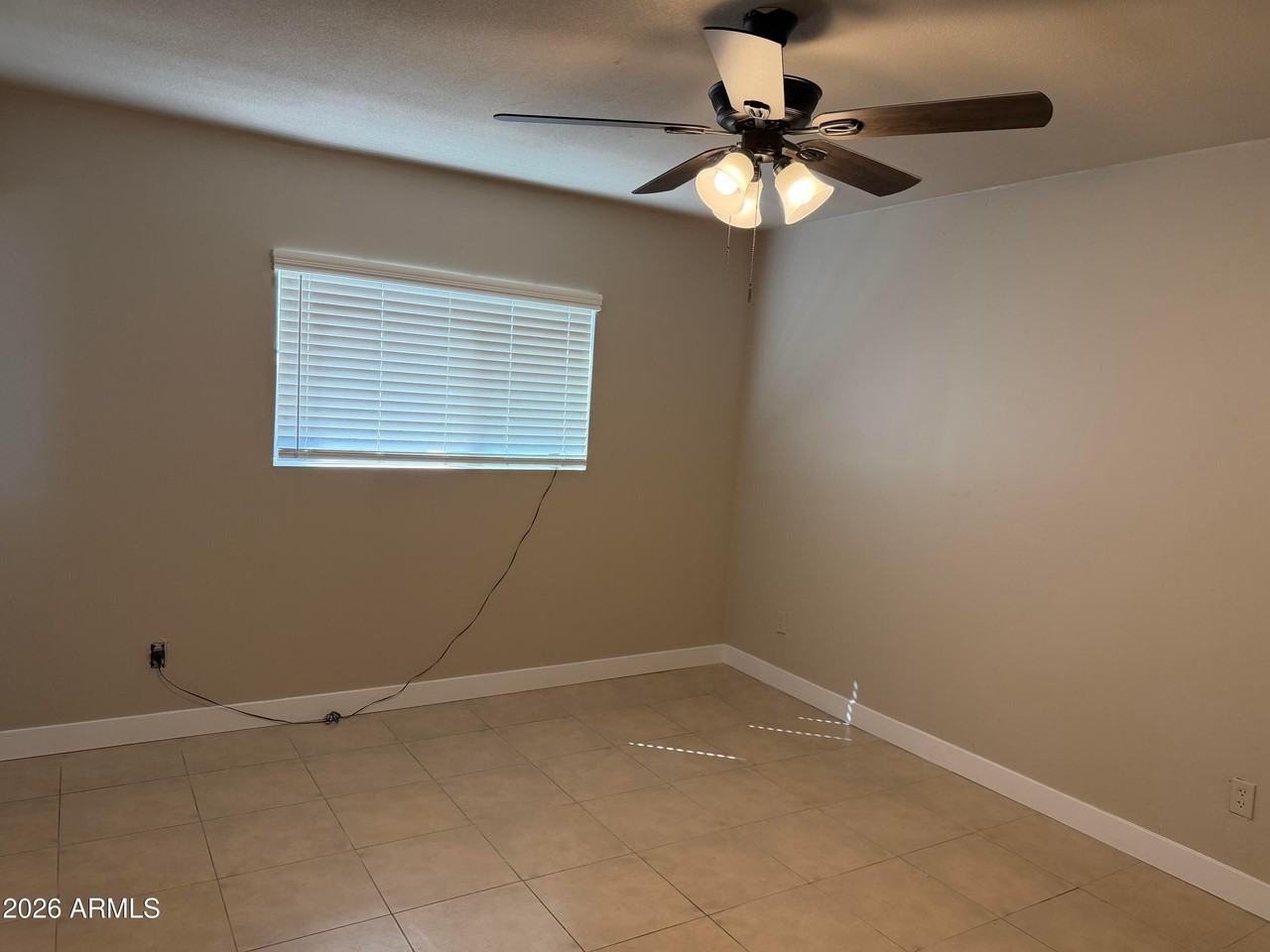 11446 N 33rd Ave - Photo 2 of 12