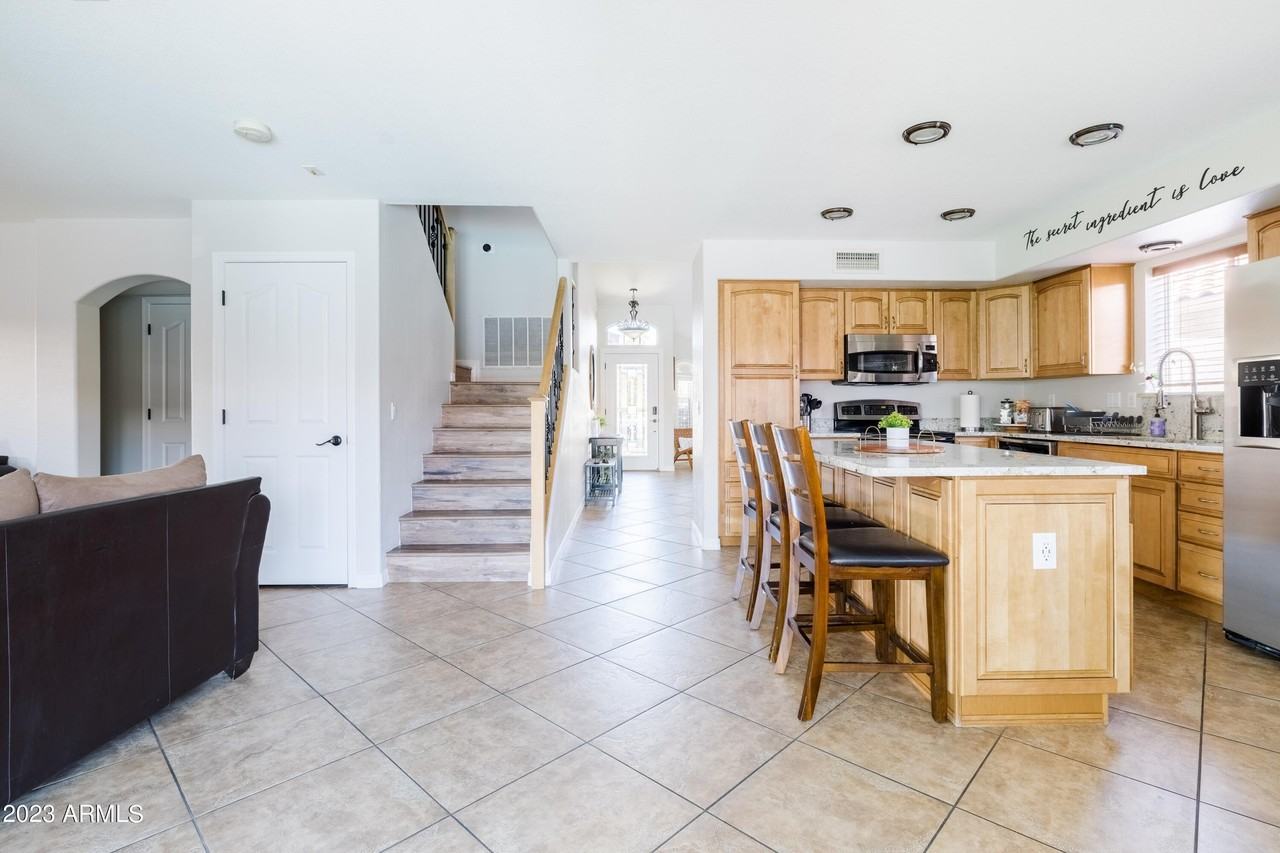 1431 E Century Ave - Photo 6 of 22