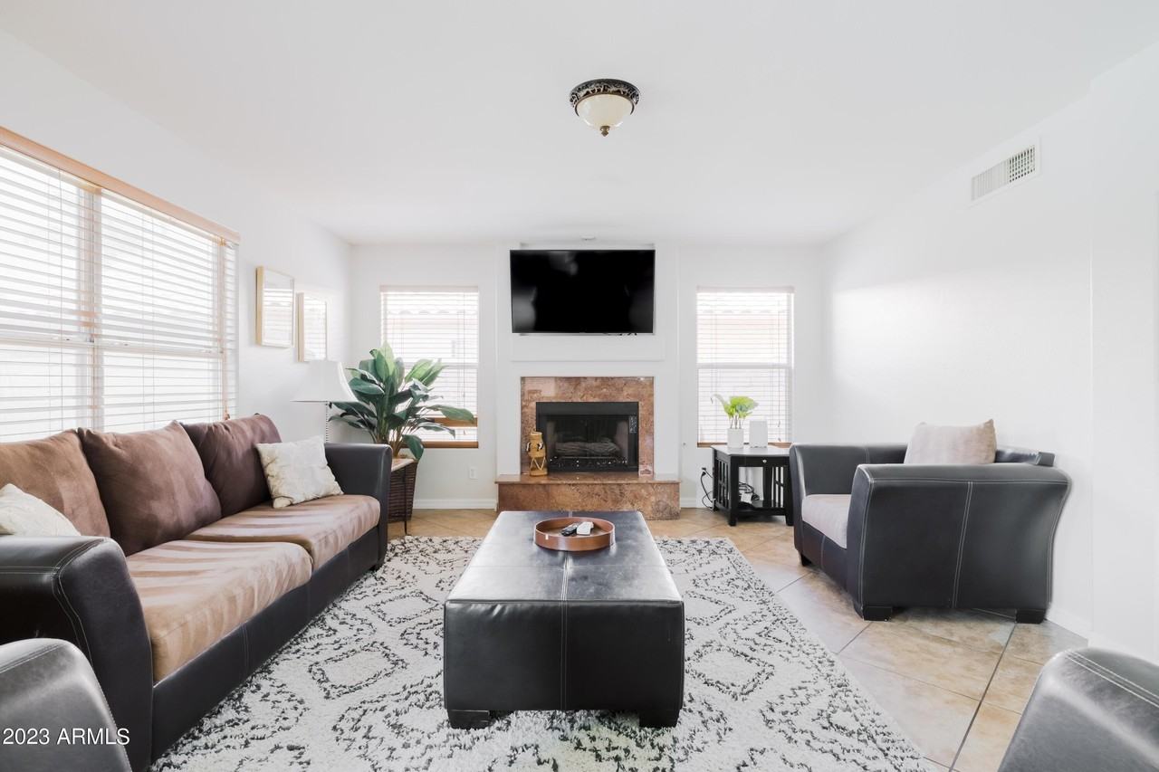 1431 E Century Ave - Photo 7 of 22