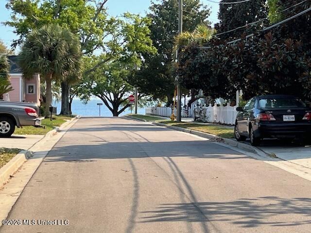 126 Azalea Dr - Photo 3 of 12