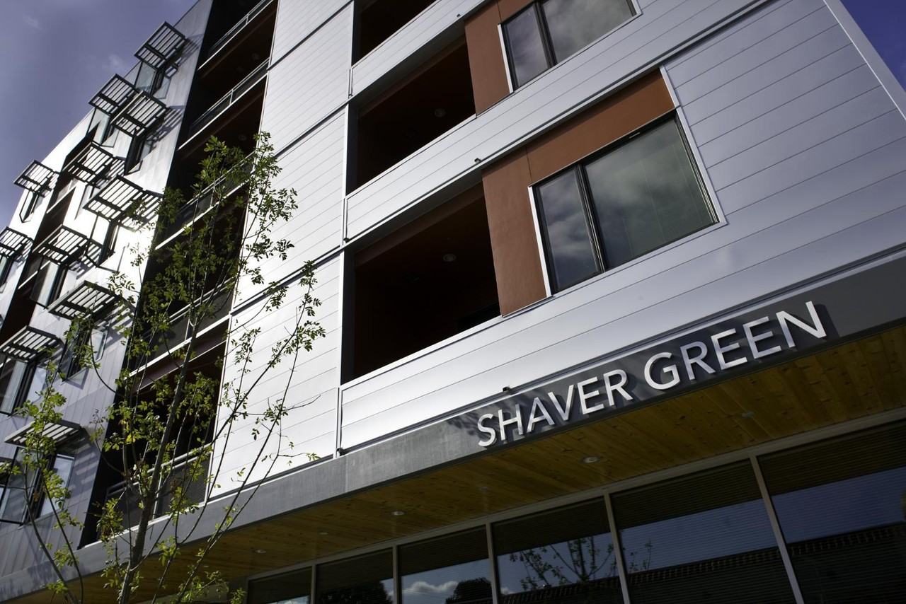 375 Ne Shaver St - Photo 4 of 6