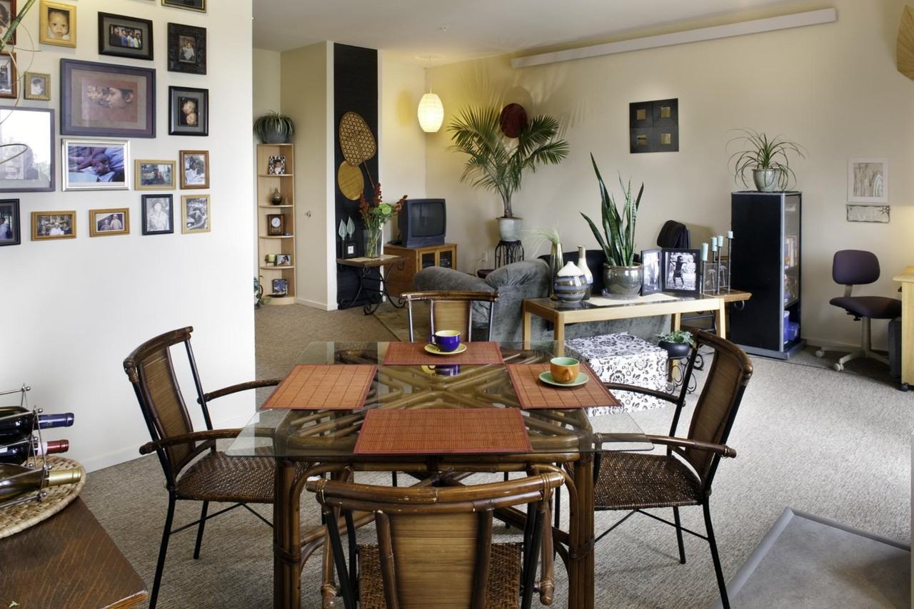 375 Ne Shaver St - Photo 6 of 6