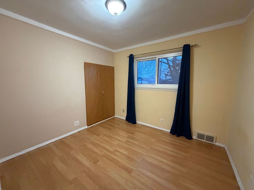 25125 Campbell Ave - Photo 4 of 12