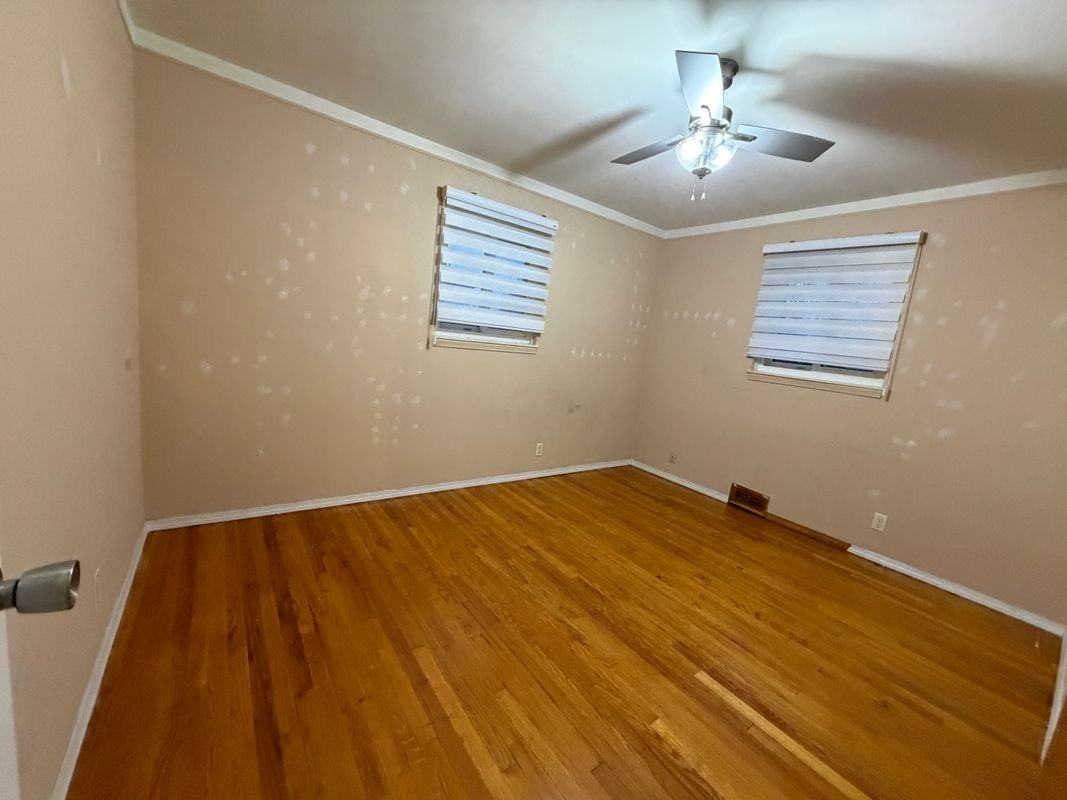 25125 Campbell Ave - Photo 5 of 12