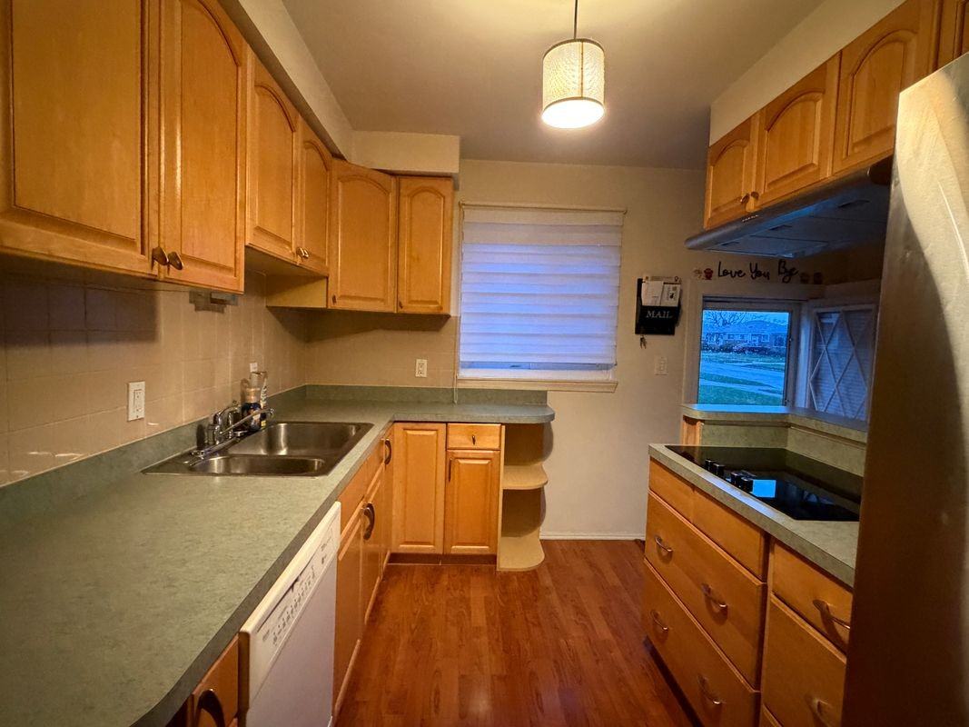 25125 Campbell Ave - Photo 6 of 12