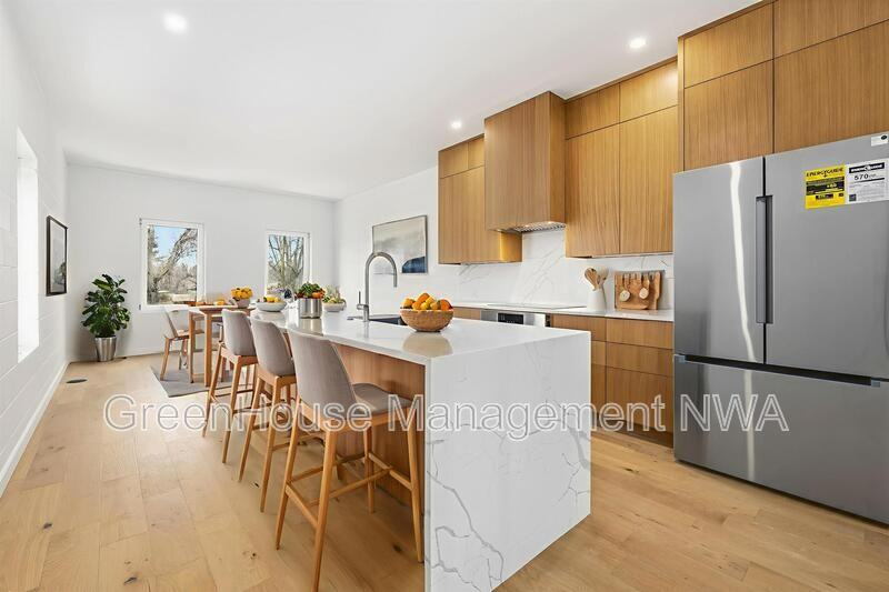 838 Se 8th St - Photo 5 of 20