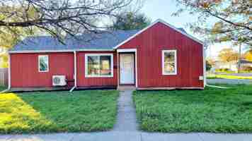 featured image of 1042 17th St N #1042