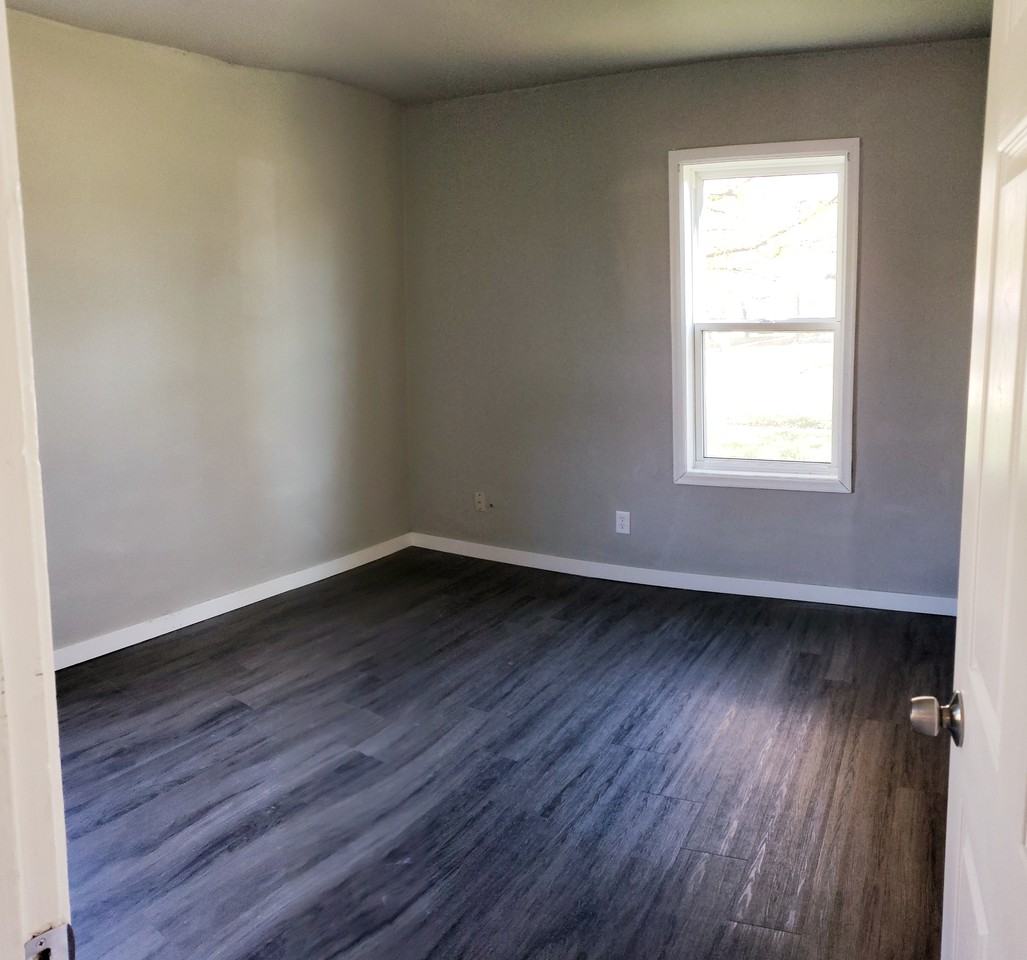 1042 17th St N #1042 - Photo 7 of 12